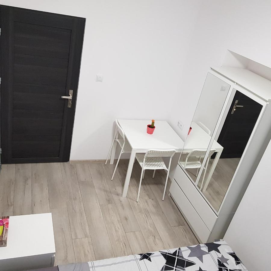 Mirrorroom Pl Downtown Varsavia Esterno foto